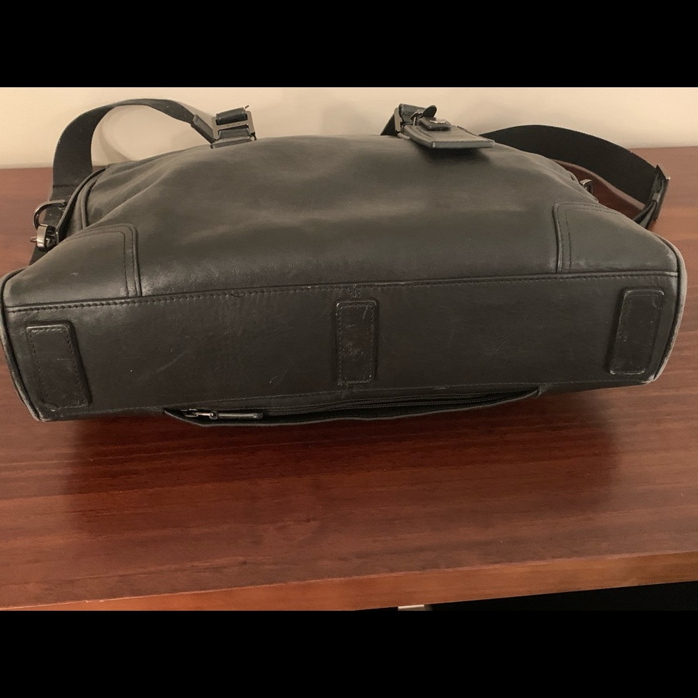 Tumi Leather Breifcase - Picture 7 of 10